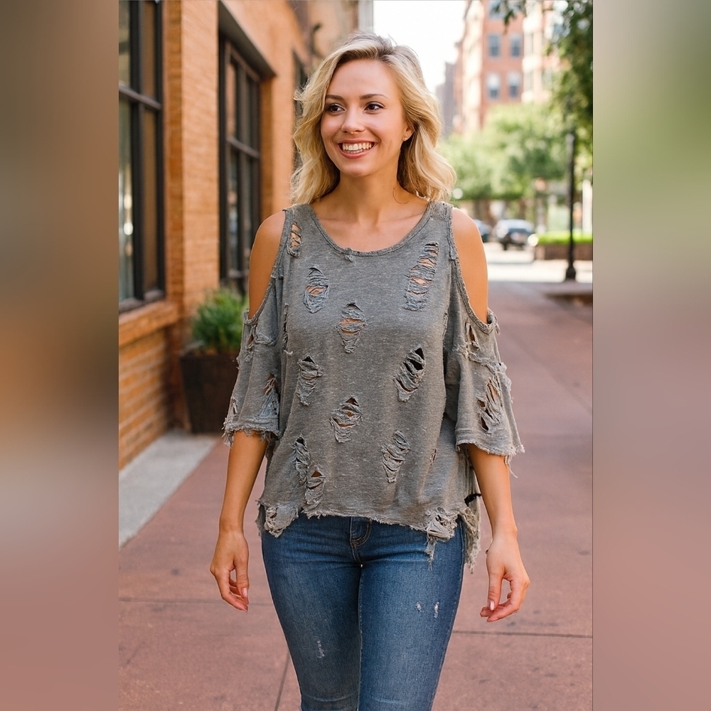 Hot and Delicious Distressed Gray Sweatshirt Large